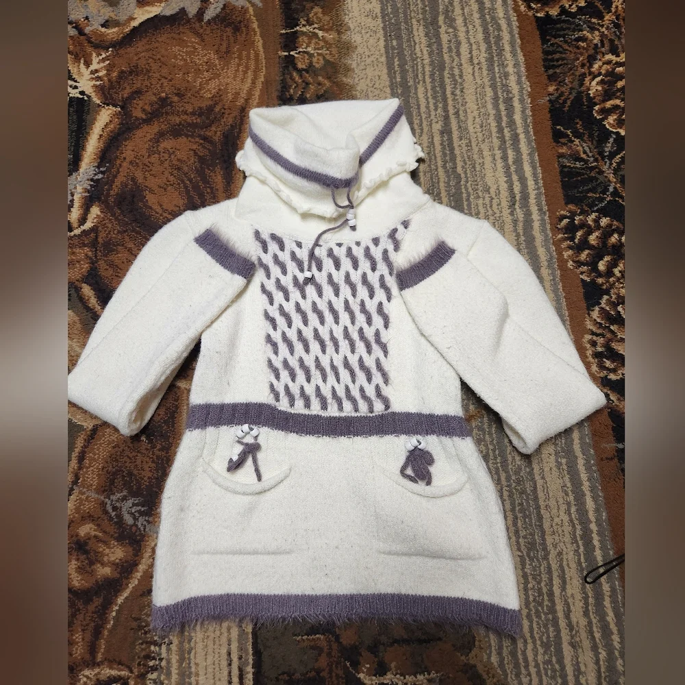 Sweater - Picture 1 of 9